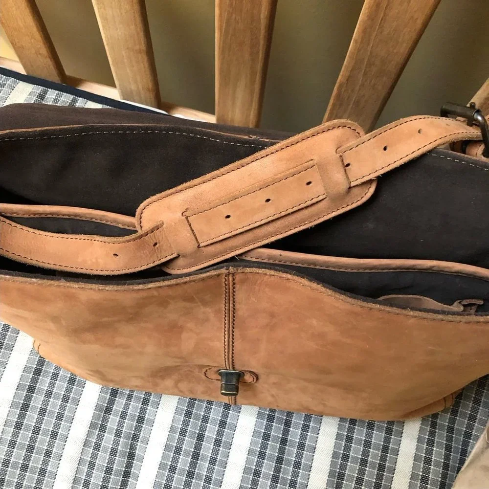 BUFFALO JACKSON TRADING CO. Denver Leather Messenger Laptop Bag Brown - Picture 12 of 14